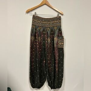 Bohemian pants with 1 side pocket